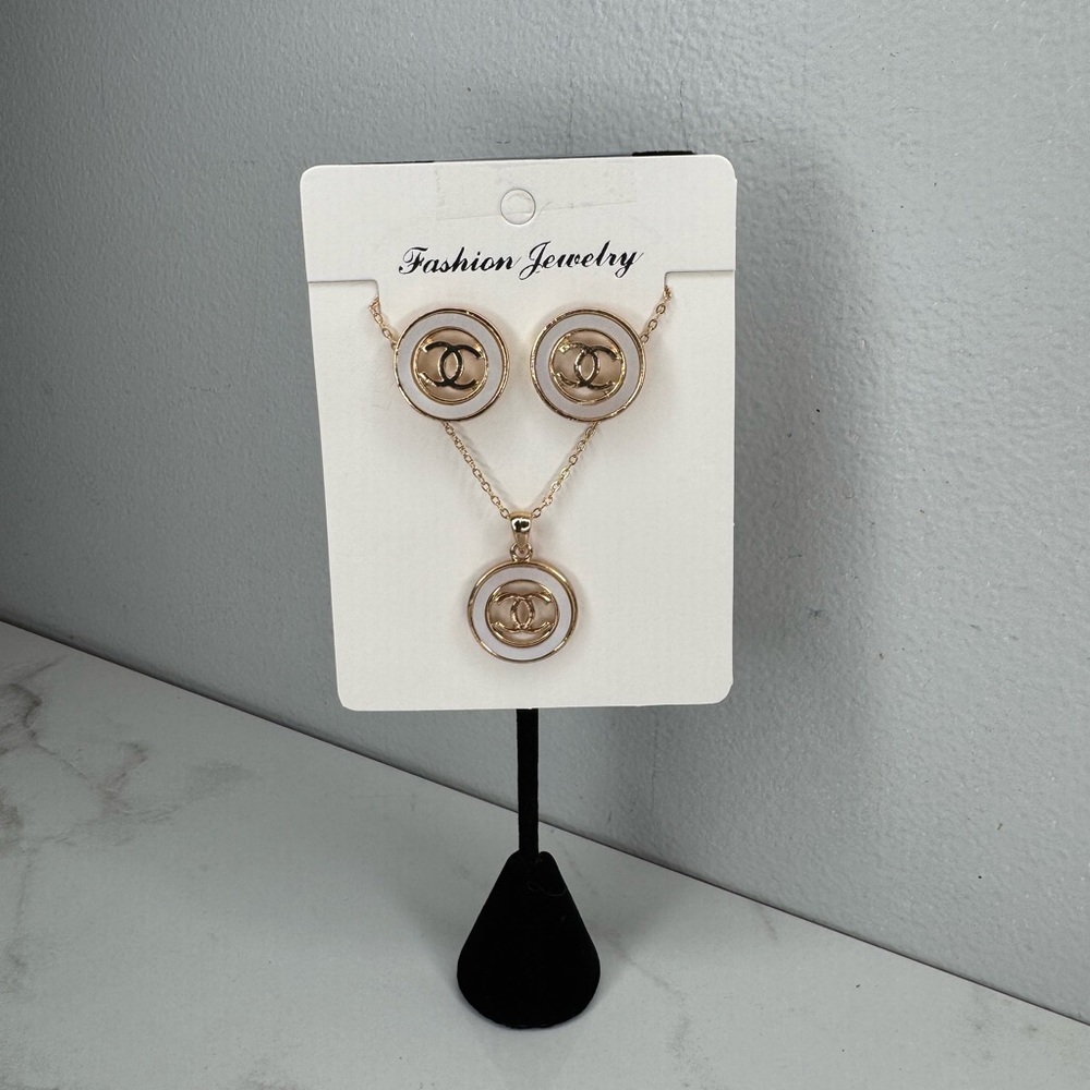 Earring & Necklace Set - Picture 6 of 9